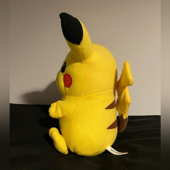 Pokémon Pikachu Plush - Picture 2 of 4